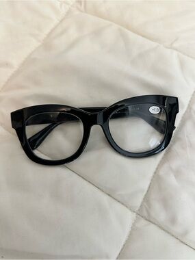 Oversized Black Cat-Eye Reading Glasses (+1.00)